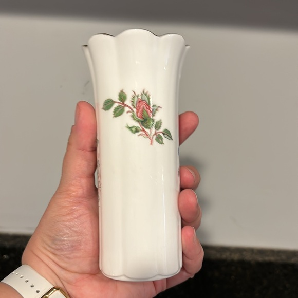 Vintage Aynsley Wild Tudor Fine Bone China Vase - Picture 6 of 7